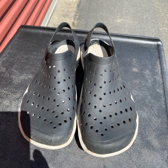 Crocs Men's Swiftwater Wave Graphite / Black Ankle-High Rubber Slip-On Shoes - Picture 2 of 13